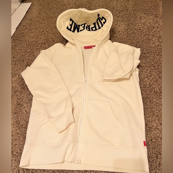 Limited Edition Supreme Zipped Hoodie - Picture 8 of 9